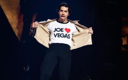 Joe Jonas dated Demi Lovato.